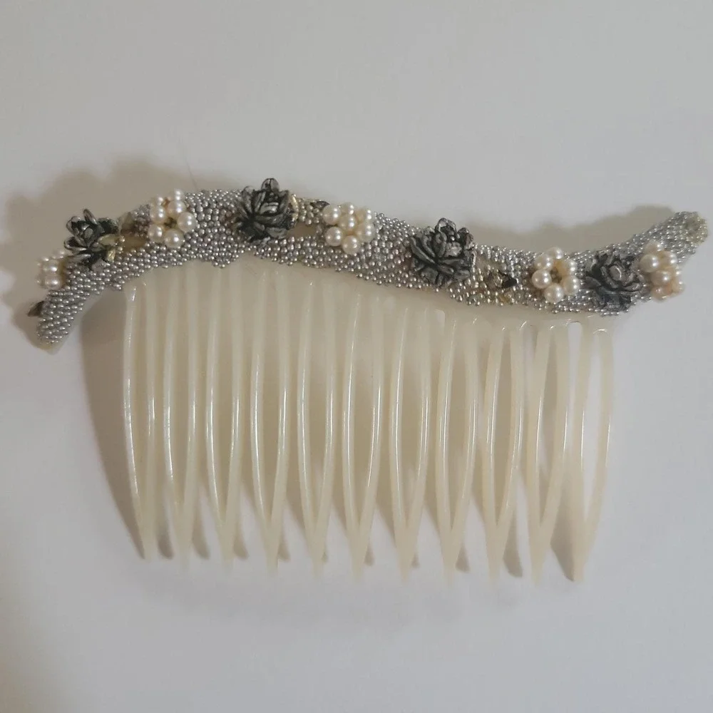 Vintage‎ Floral Pearl & Rhinestone Hair Comb Set Made in USA Size  Coquette